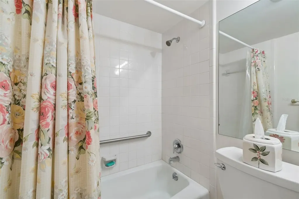 100 Lisa Lane Oldsmar FL 34677