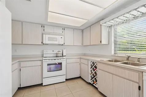 100 Lisa Lane Oldsmar FL 34677