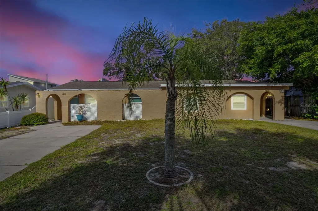 809 Illinois Avenue Palm Harbor FL 34683