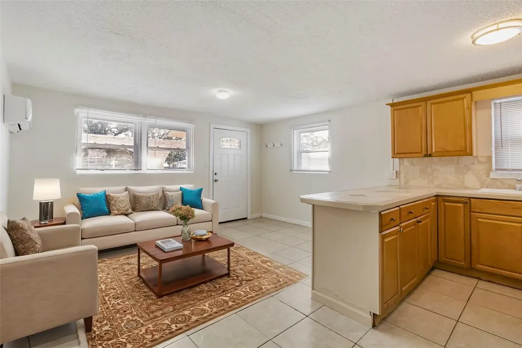 809 Illinois Avenue Palm Harbor FL 34683