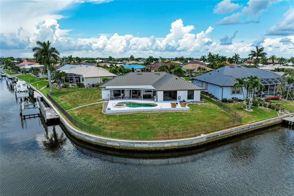 602 Via Tunis Punta Gorda FL 33950