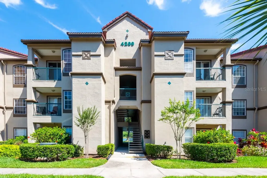 4209 Woodstorks Walk Way Lutz FL 33558