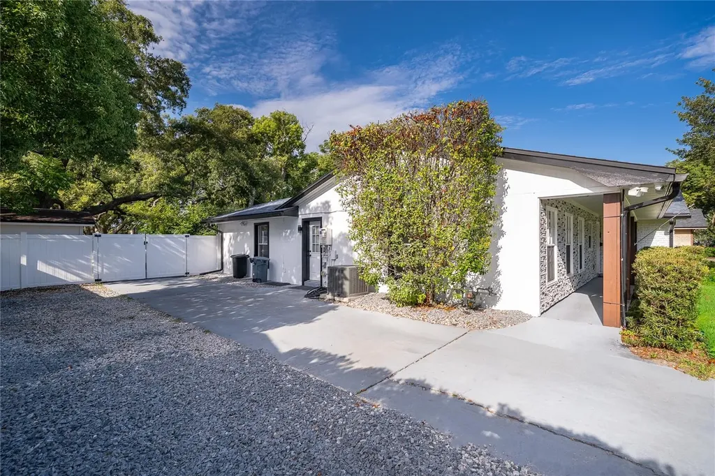 2462 Carolton Road Maitland FL 32751