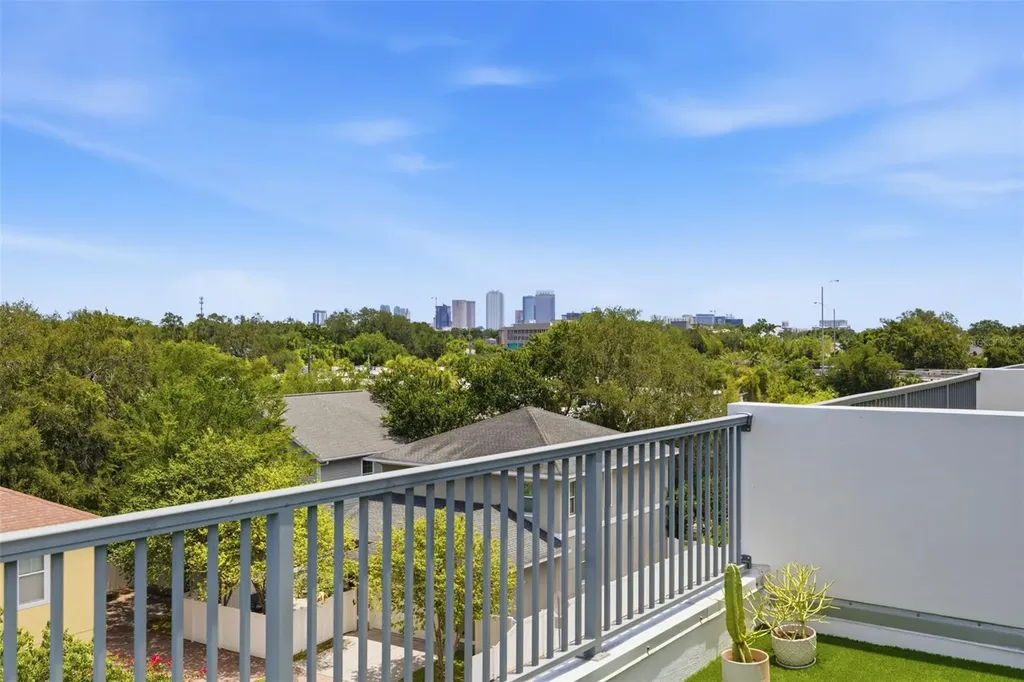 2442 W Mississippi Avenue Tampa FL 33629