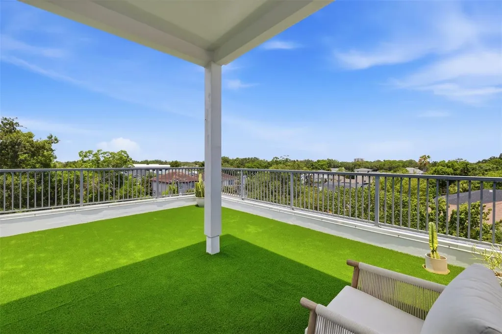 2442 W Mississippi Avenue Tampa FL 33629