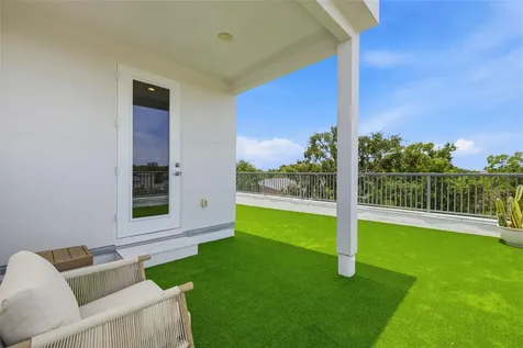 2442 W Mississippi Avenue Tampa FL 33629