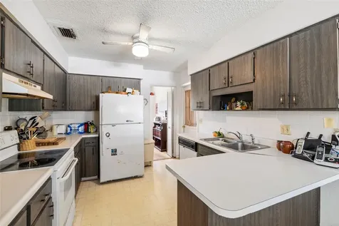 4709 Travertine Drive Tampa FL 33615