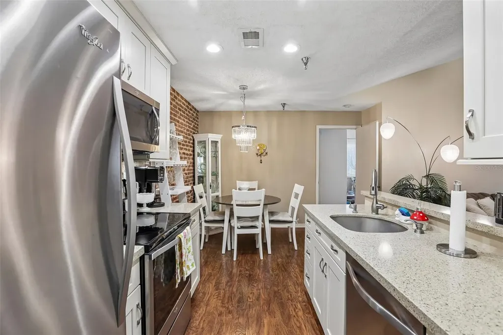 10263 Gandy Boulevard N St Petersburg FL 33702