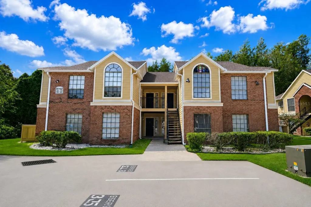8752 Mallard Reserve Drive Tampa FL 33614