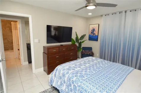 8752 Mallard Reserve Drive Tampa FL 33614