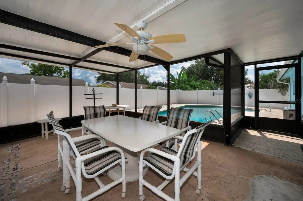 1614 Dale Circle N Dunedin FL 34698