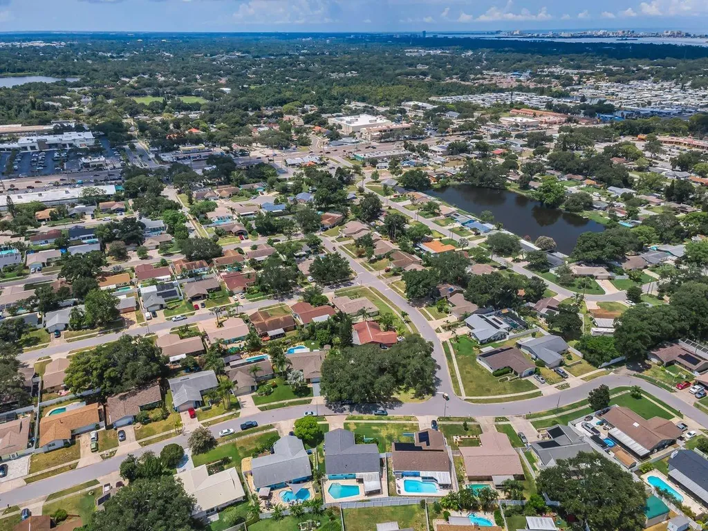 1614 Dale Circle N Dunedin FL 34698
