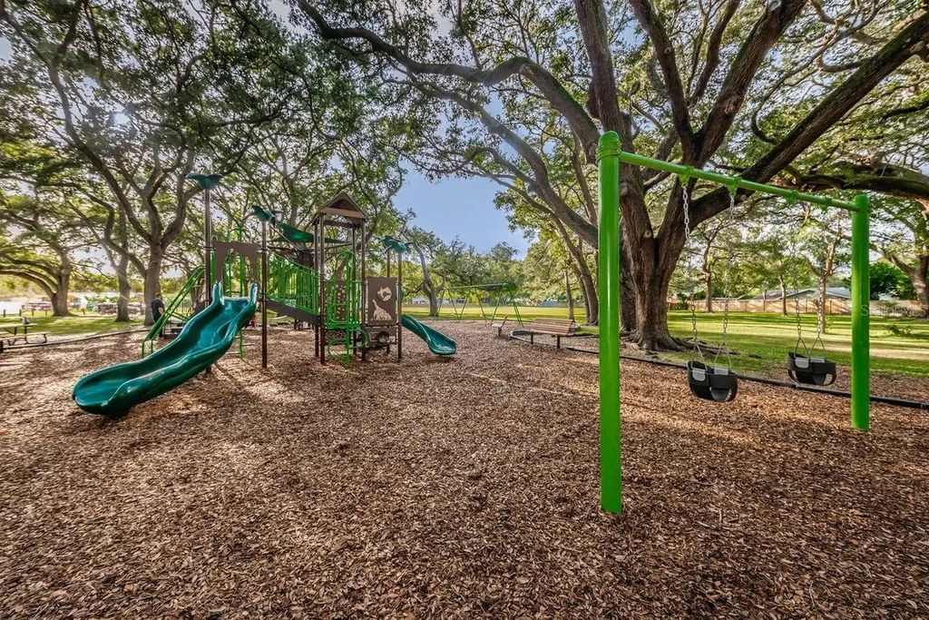 1614 Dale Circle N Dunedin FL 34698