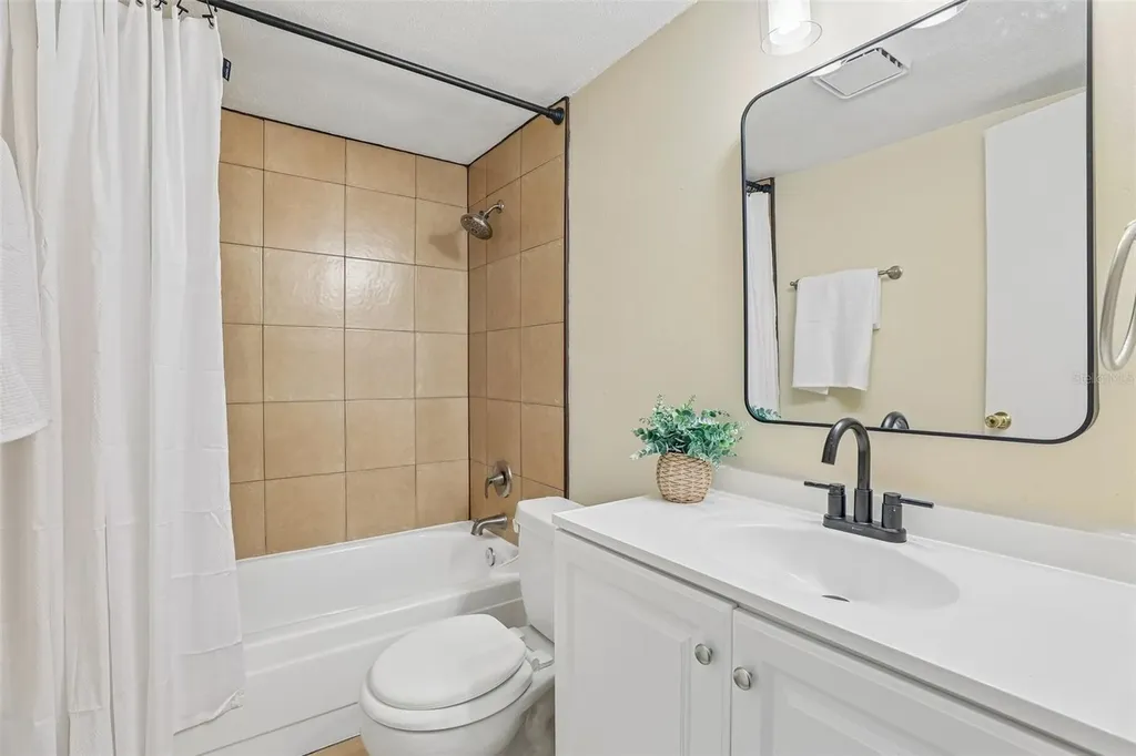 3252 S Semoran Boulevard Orlando FL 32822