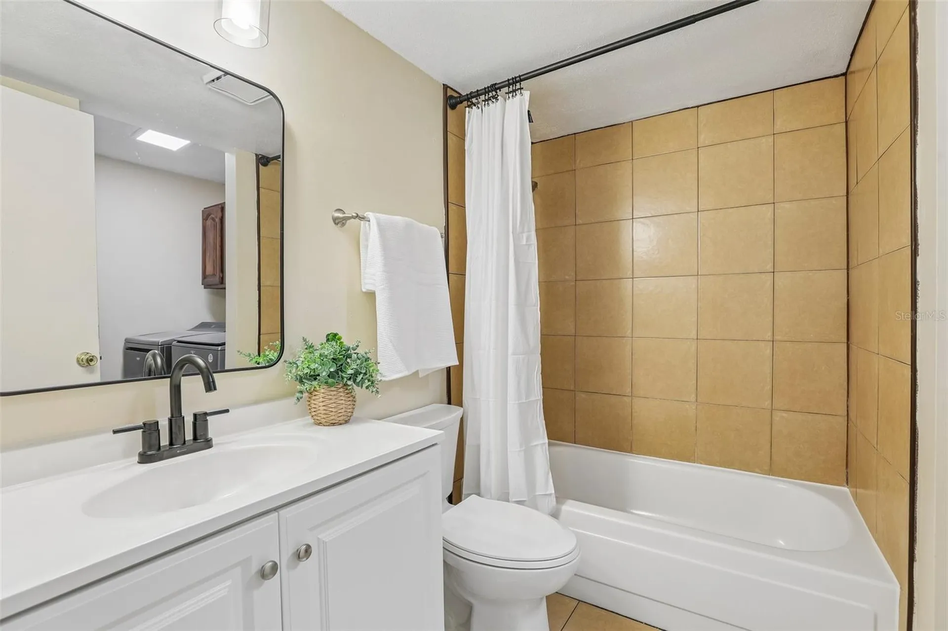 3252 S Semoran Boulevard Orlando FL 32822