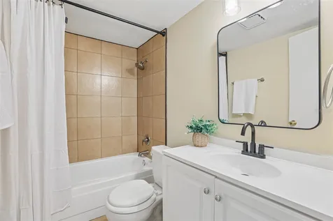 3252 S Semoran Boulevard Orlando FL 32822