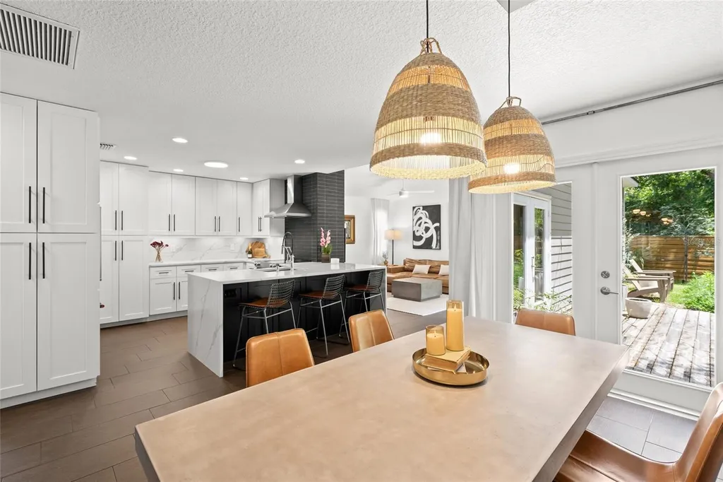 319 Bearded Oaks Circle Sarasota FL 34232