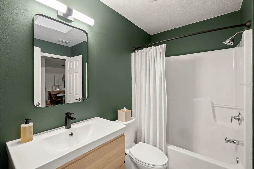 319 Bearded Oaks Circle Sarasota FL 34232