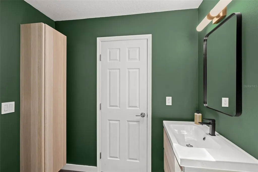 319 Bearded Oaks Circle Sarasota FL 34232