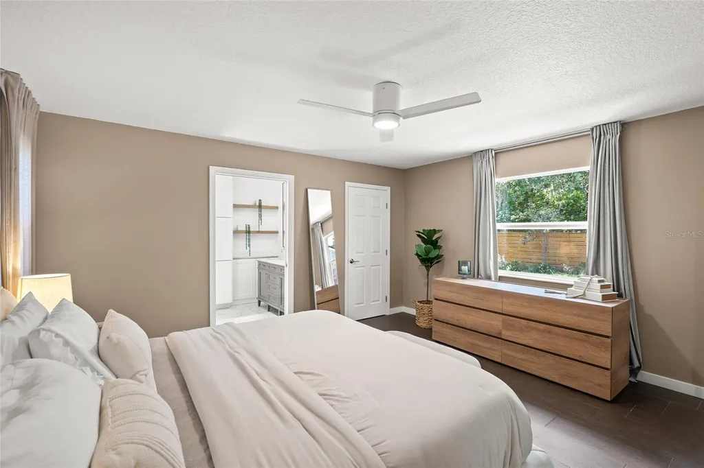 319 Bearded Oaks Circle Sarasota FL 34232