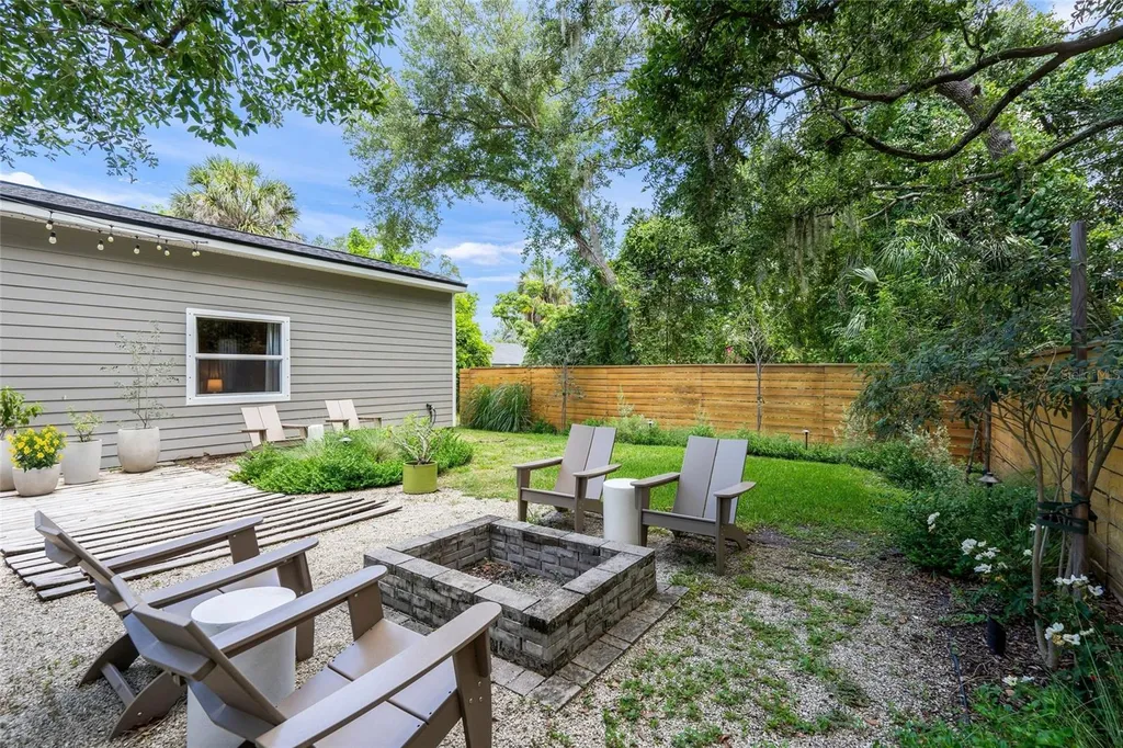319 Bearded Oaks Circle Sarasota FL 34232