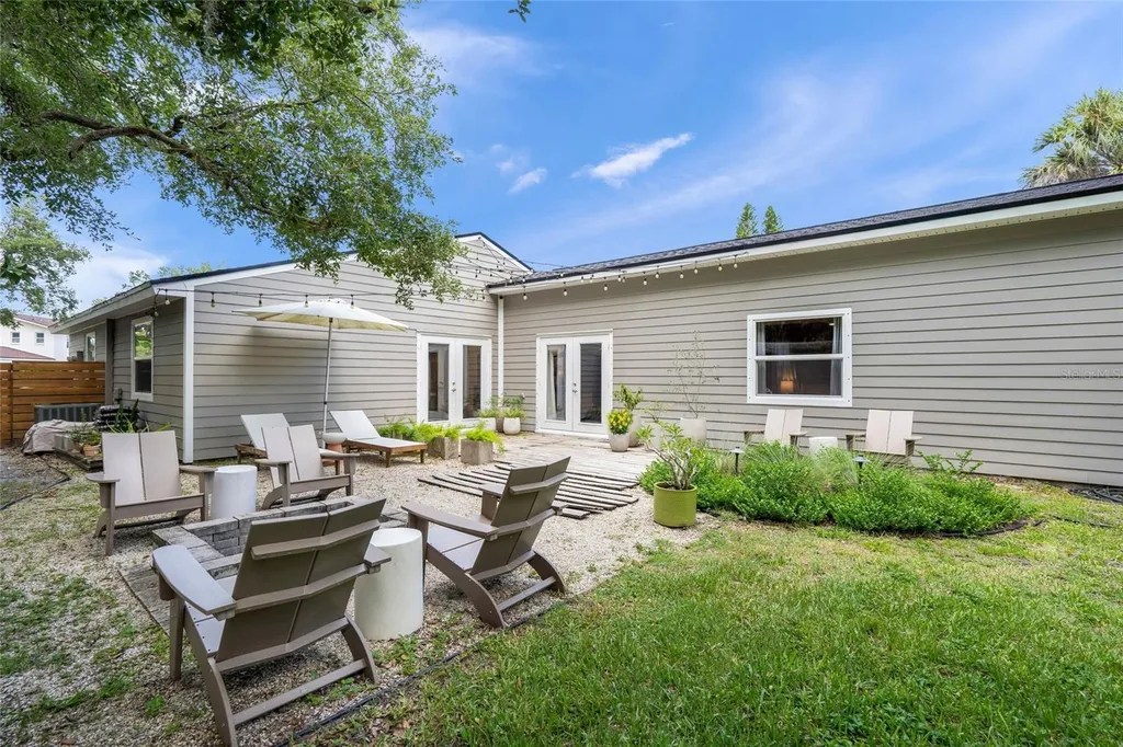 319 Bearded Oaks Circle Sarasota FL 34232