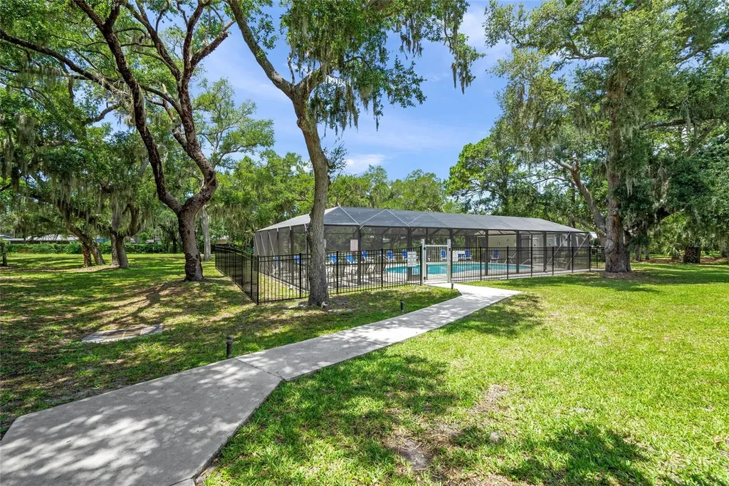 319 Bearded Oaks Circle Sarasota FL 34232
