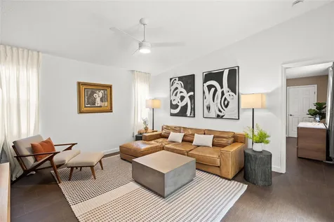 319 Bearded Oaks Circle Sarasota FL 34232