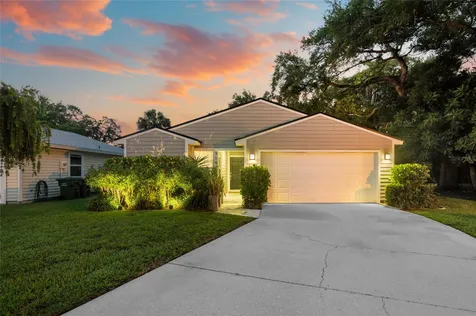 319 Bearded Oaks Circle Sarasota FL 34232