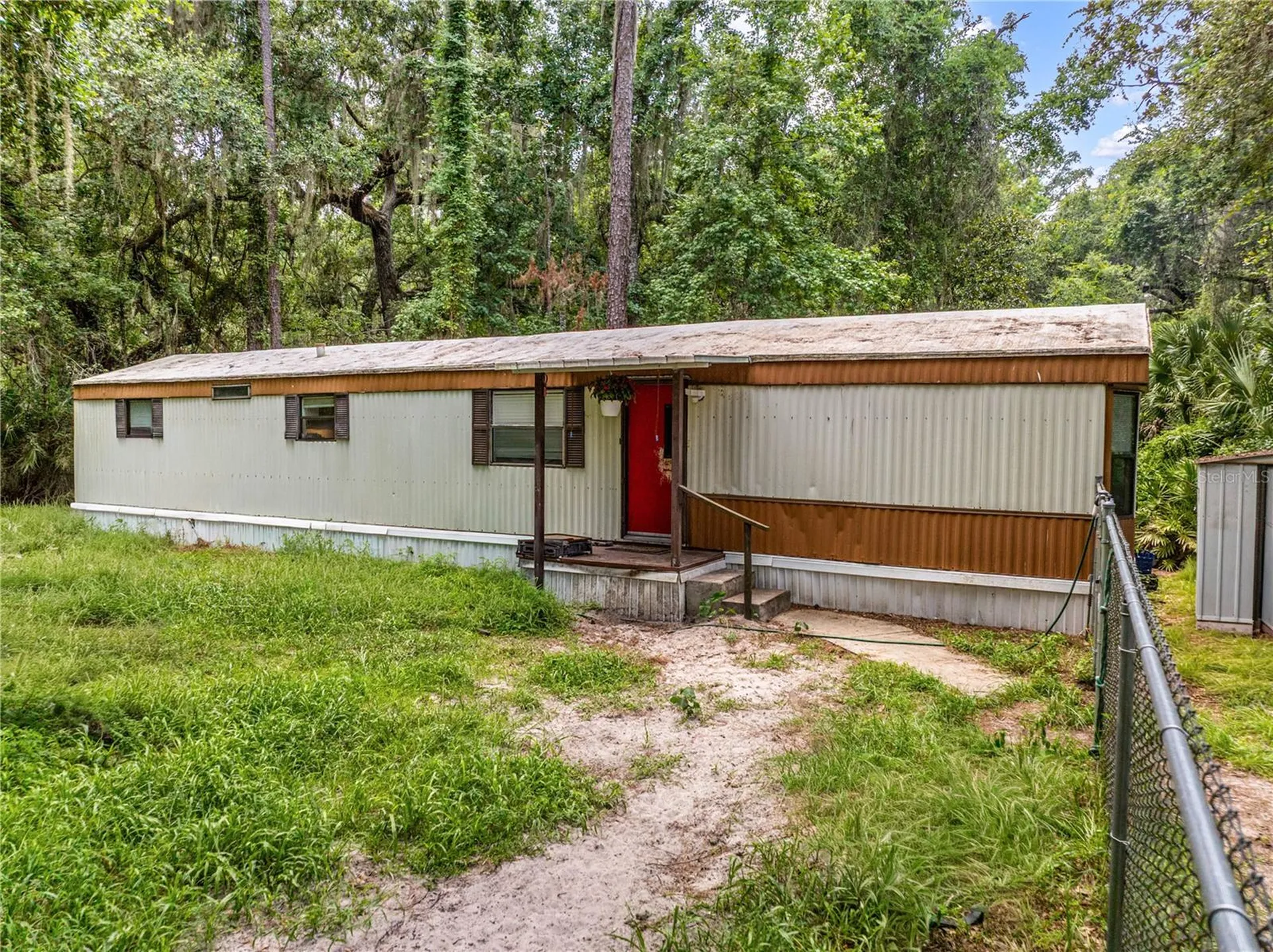 3080 Cr 417 Lake Panasoffkee FL 33538