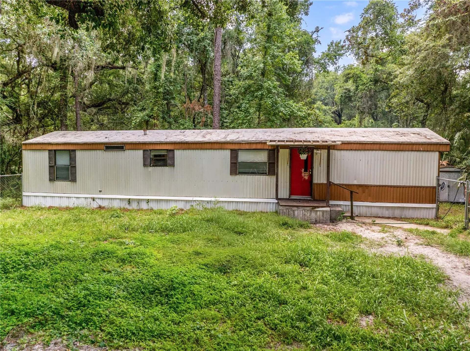 3080 Cr 417 Lake Panasoffkee FL 33538