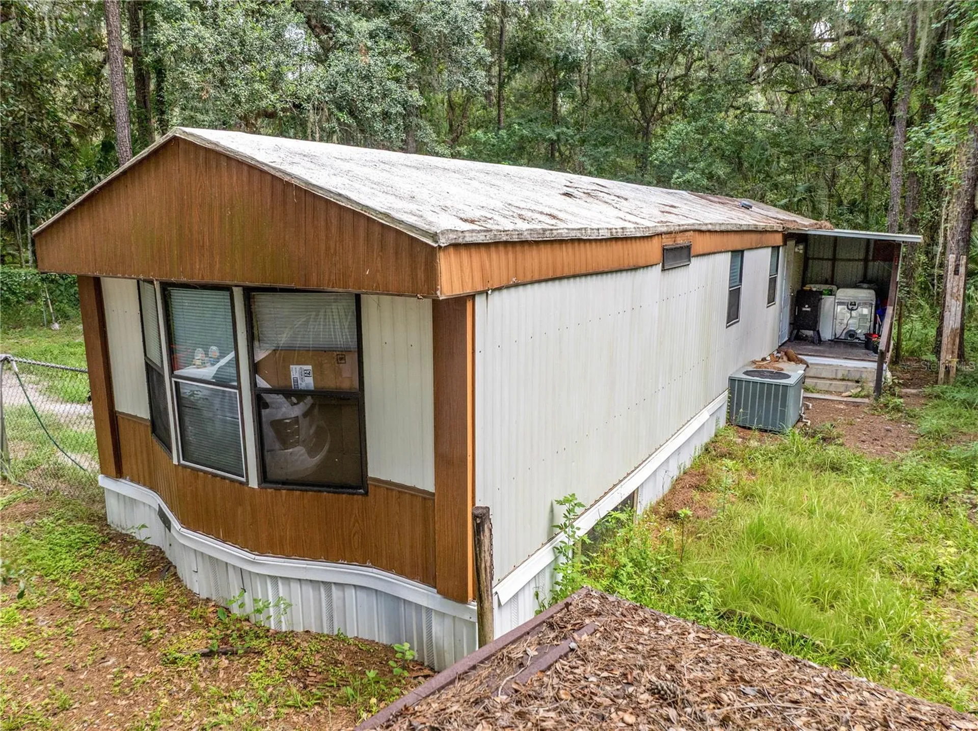 3080 Cr 417 Lake Panasoffkee FL 33538