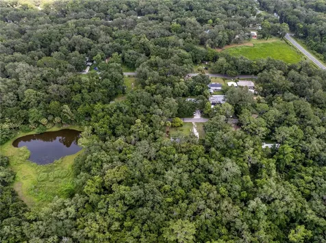 3080 Cr 417 Lake Panasoffkee FL 33538
