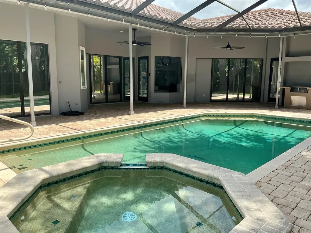 126 Old Oak Circle Palm Harbor FL 34683