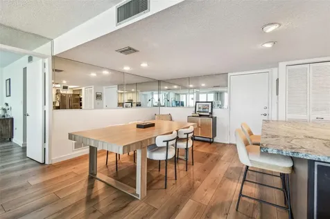 500 Treasure Island Causeway St Petersburg FL 33706