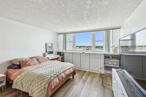 500 Treasure Island Causeway St Petersburg FL 33706