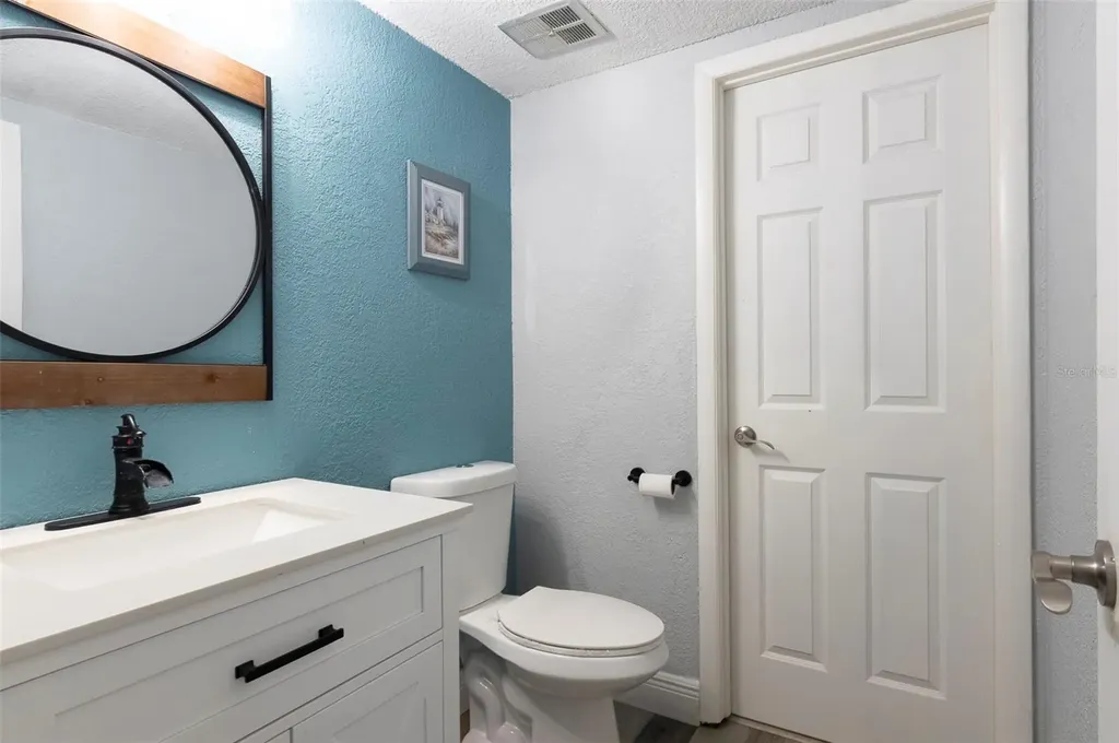3281 38th Way S St Petersburg FL 33711