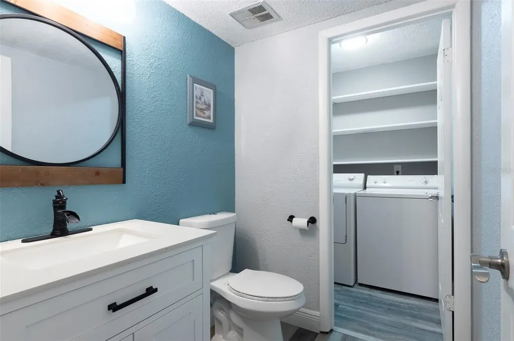 3281 38th Way S St Petersburg FL 33711