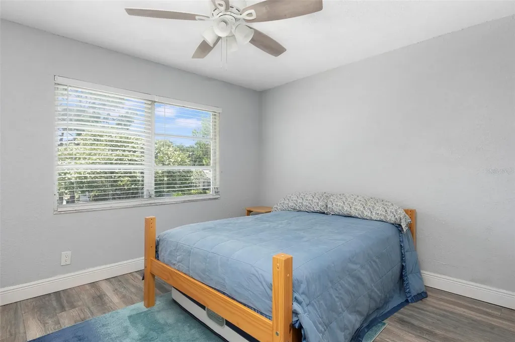 3281 38th Way S St Petersburg FL 33711