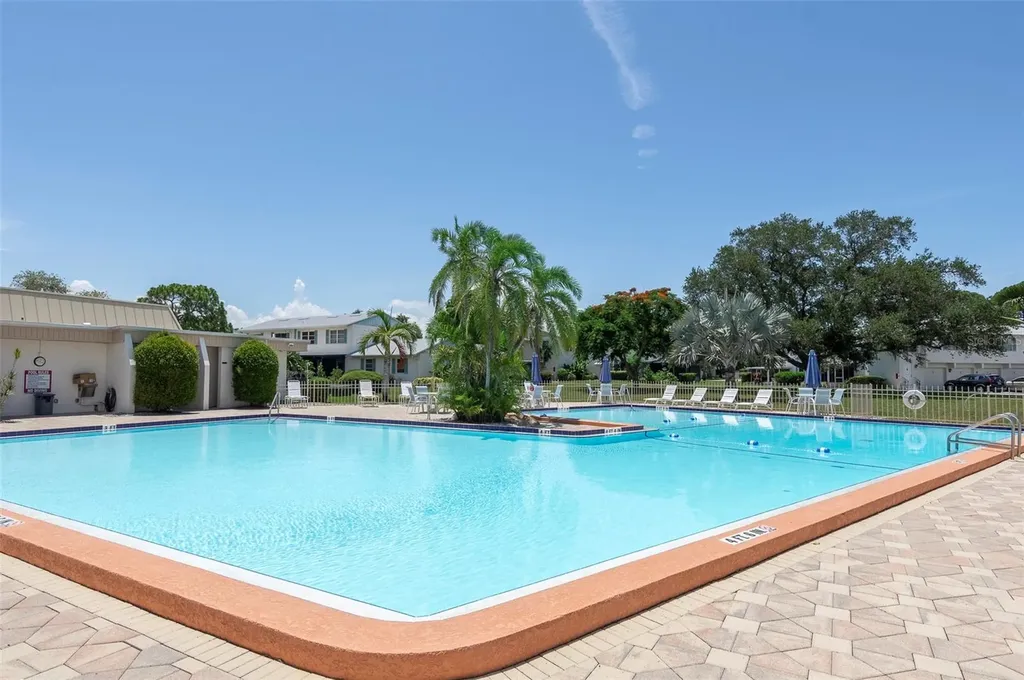 3281 38th Way S St Petersburg FL 33711