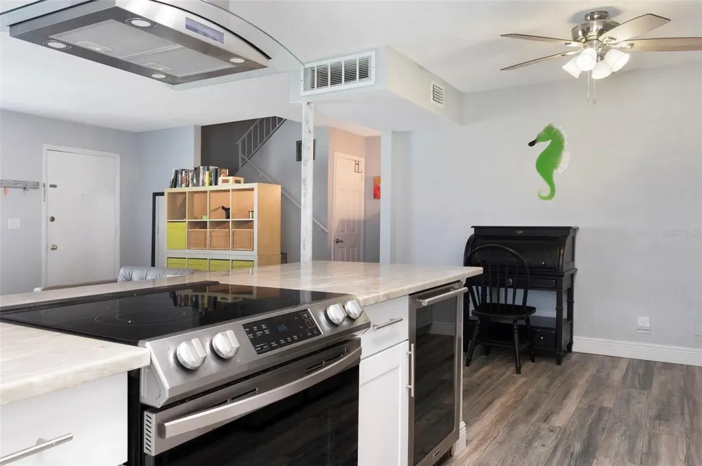 3281 38th Way S St Petersburg FL 33711
