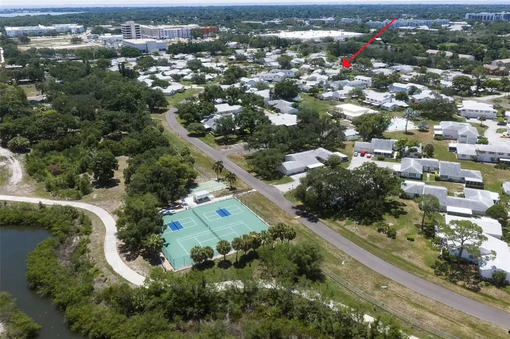 3281 38th Way S St Petersburg FL 33711
