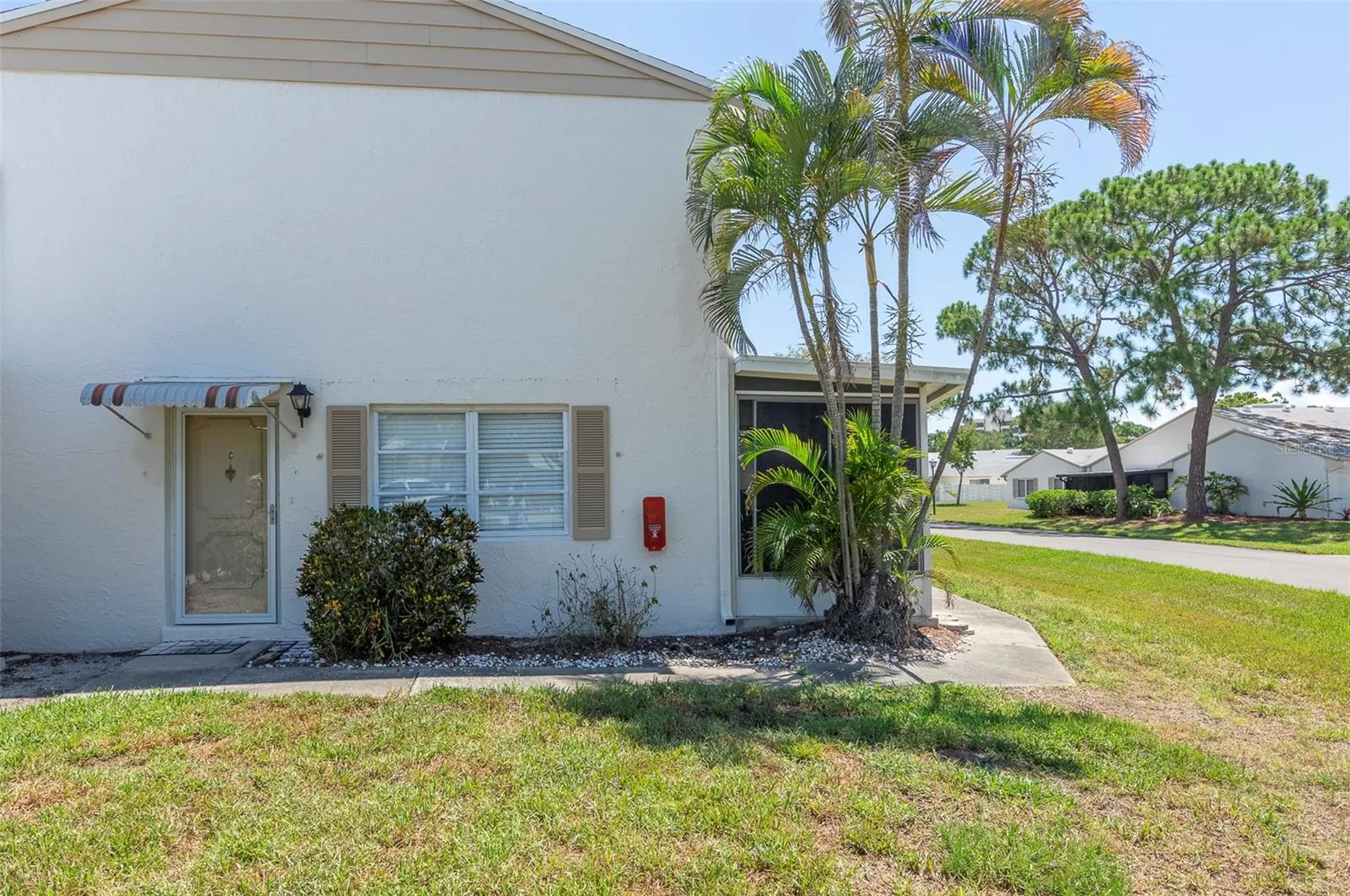 3281 38th Way S St Petersburg FL 33711