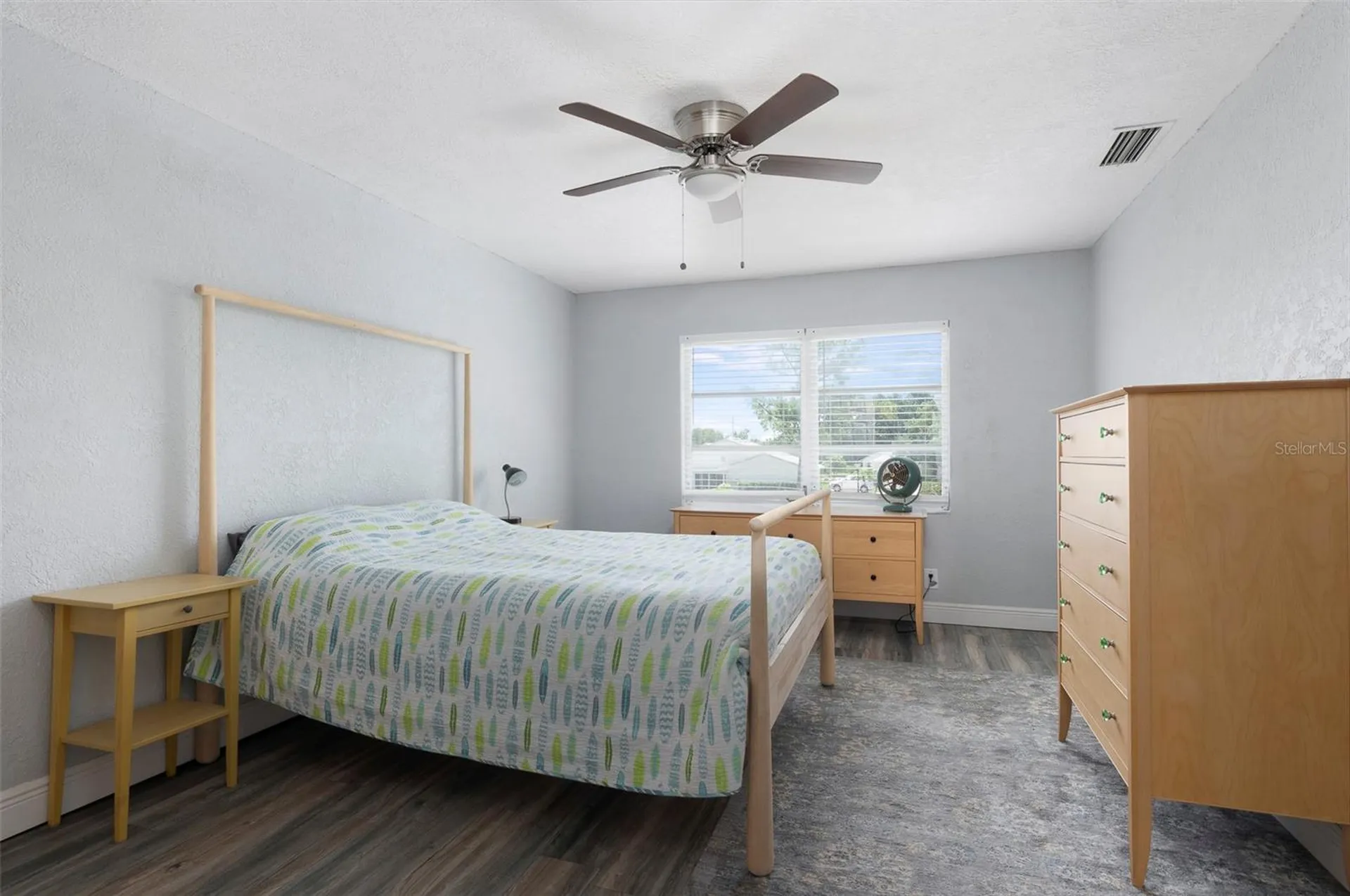 3281 38th Way S St Petersburg FL 33711
