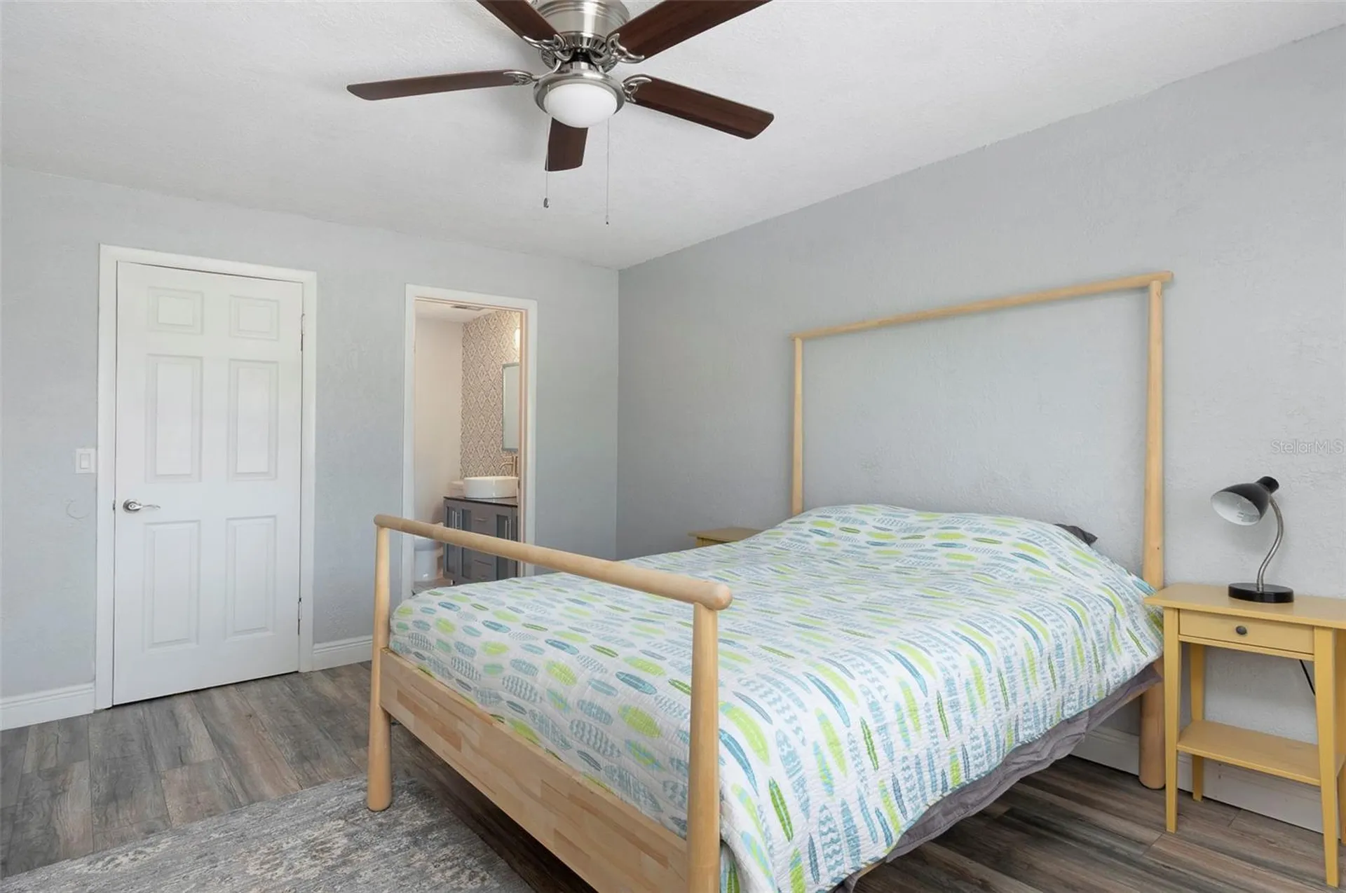3281 38th Way S St Petersburg FL 33711