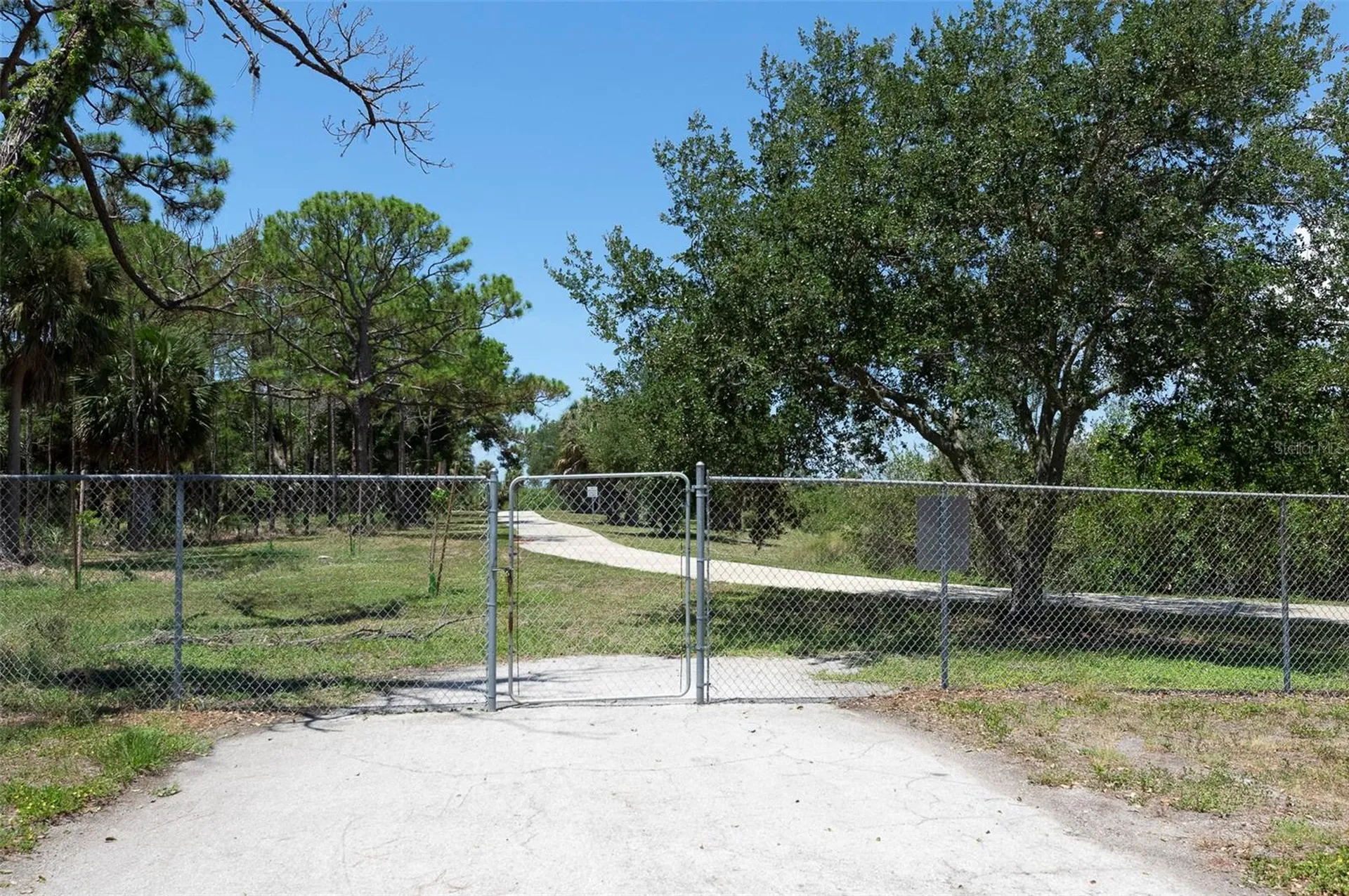 3281 38th Way S St Petersburg FL 33711