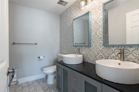 3281 38th Way S St Petersburg FL 33711