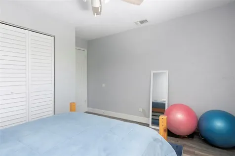 3281 38th Way S St Petersburg FL 33711
