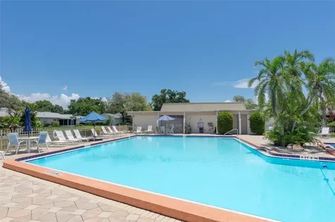 3281 38th Way S St Petersburg FL 33711