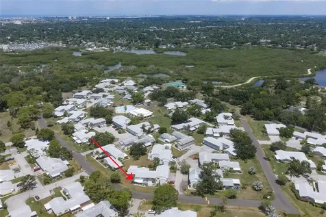 3281 38th Way S St Petersburg FL 33711